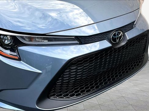 Used 2022 Toyota Corolla LE w/ Carpet Mat Package (TMS) FWD image 29