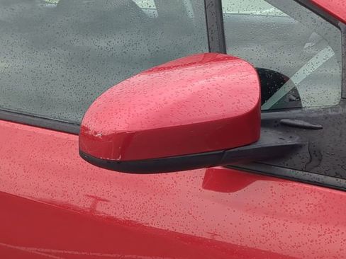 Used 2017 Toyota Yaris L image 12