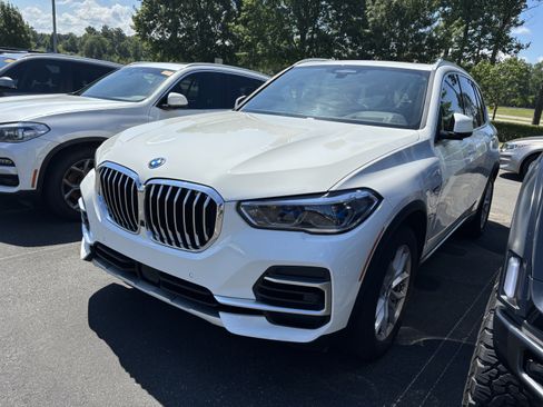 Used 2023 BMW X5 xDrive45e w/ Executive Package AWD/4WD image 9