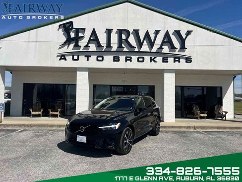 Used 2023 Volvo XC60 B5 Plus image 1