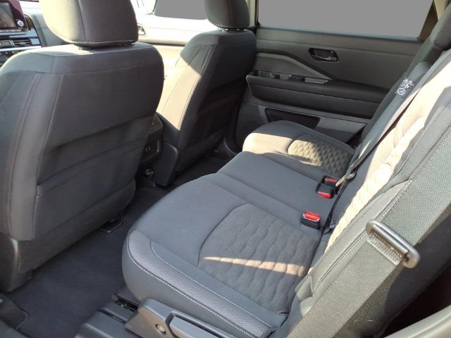 Certified 2025 Nissan Pathfinder SV FWD image 14