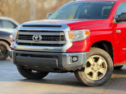 Used 2015 Toyota Tundra SR5 image 2