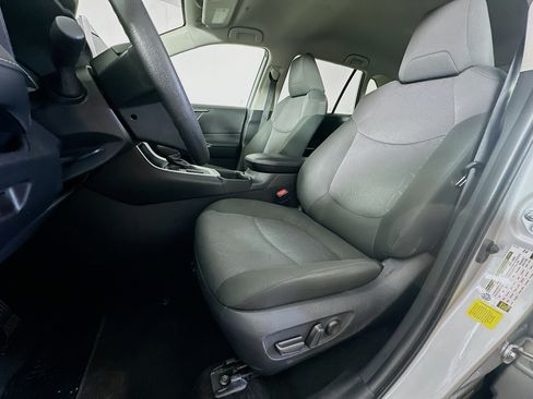 Used 2025 Toyota RAV4 XLE FWD image 13