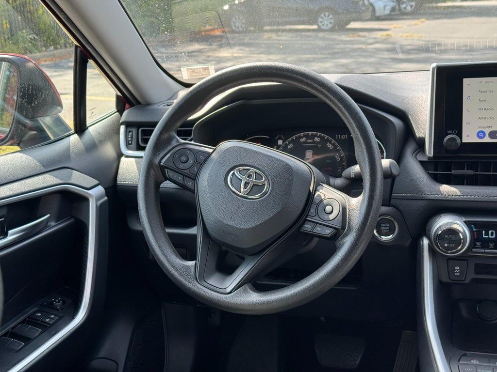 Used 2025 Toyota RAV4 XLE FWD image 18