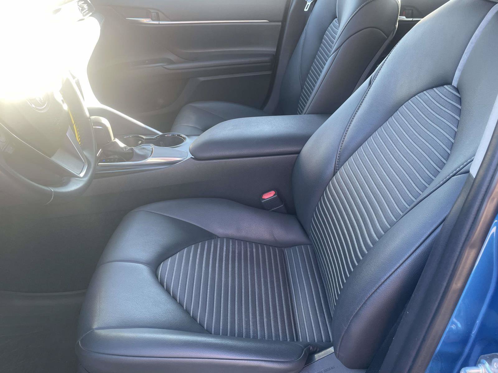 Used 2019 Toyota Camry SE FWD image 12
