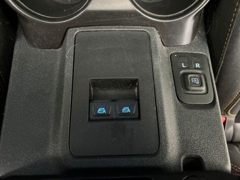 Used 2024 Ford Bronco Badlands image 34