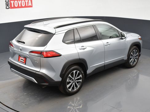 Used 2024 Toyota Corolla Cross XLE w/ Convenience Package image 23