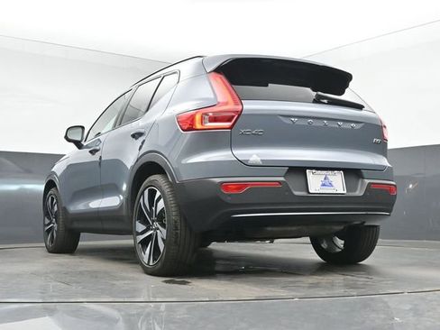 Used 2023 Volvo XC40 B5 Plus w/ Protection Package Premier AWD/4WD image 16
