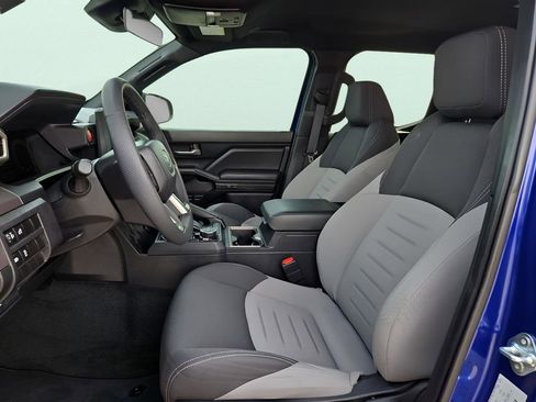 Used 2025 Toyota Tacoma TRD Off-Road image 13