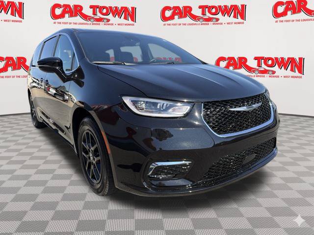 Used 2025 Chrysler Pacifica Select FWD image 4