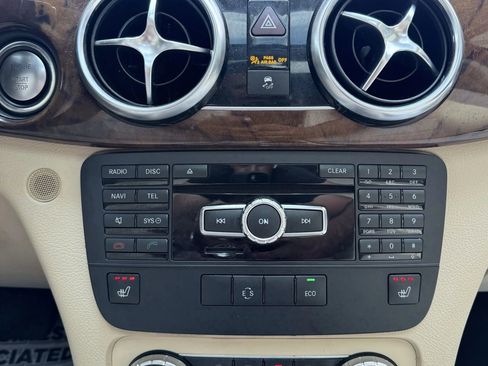 Used 2015 Mercedes-Benz GLK 350 2WD image 32