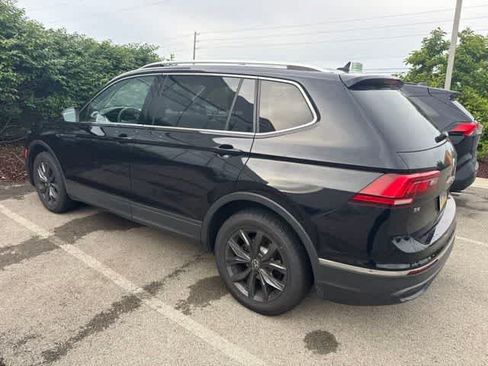 Used 2022 Volkswagen Tiguan SE AWD/4WD image 5