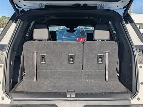 Used 2023 Chevrolet Traverse RS image 12