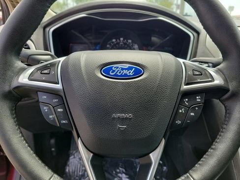 Used 2017 Ford Fusion SE w/ Equipment Group 201A AWD/4WD image 25