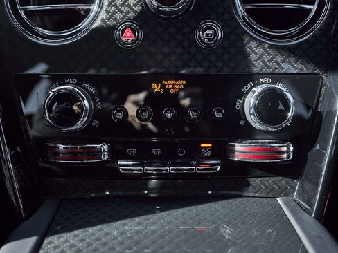 Used 2022 Rolls-Royce Cullinan Black Badge image 71