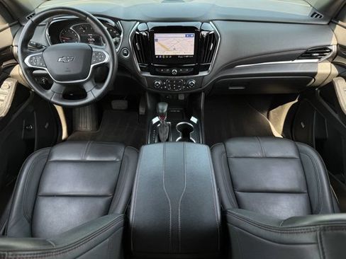 Used 2023 Chevrolet Traverse RS FWD image 11