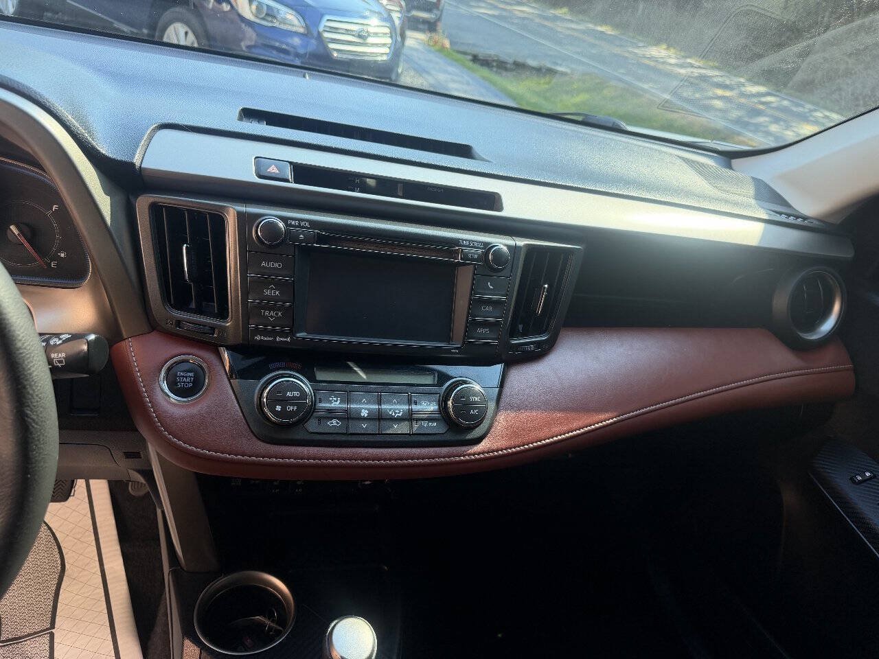 Used 2013 Toyota RAV4 Limited AWD/4WD image 8
