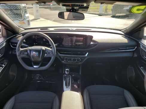Used 2025 Buick Envista Preferred FWD image 13