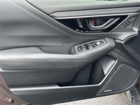 Used 2022 Subaru Outback Limited image 12