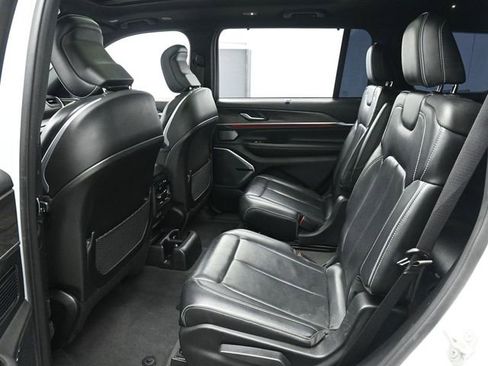 Used 2021 Jeep Grand Cherokee L Overland w/ Advanced Protech Group III image 16