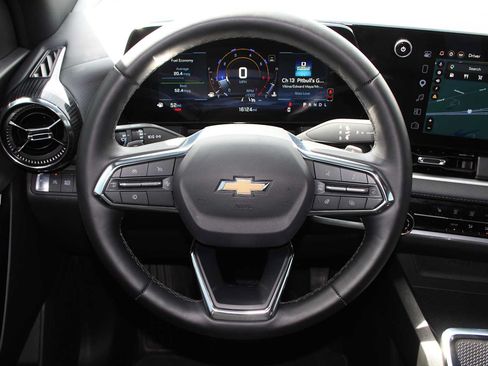 Used 2026 Chevrolet Equinox LT FWD image 29