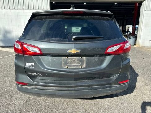 Used 2020 Chevrolet Equinox LS w/ LS Convenience Package FWD image 4