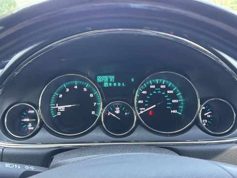 Used 2017 Buick Enclave Premium AWD/4WD image 26