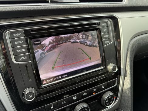 Used 2019 Volkswagen Passat 2.0T Wolfsburg image 20