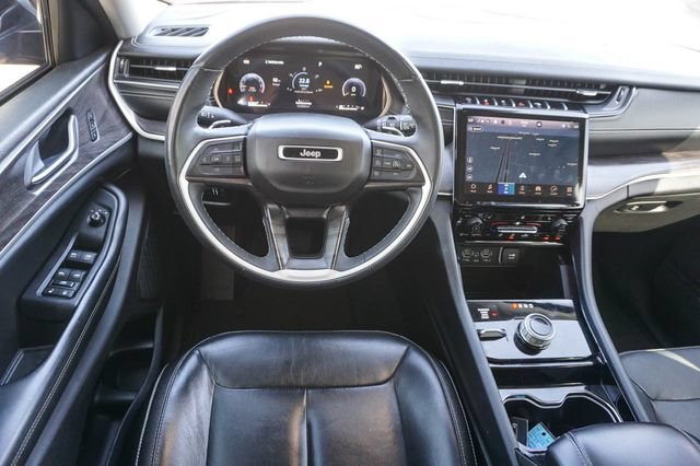 Used 2023 Jeep Grand Cherokee Limited AWD/4WD image 20