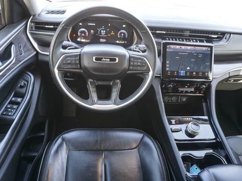 Used 2023 Jeep Grand Cherokee Limited AWD/4WD image 20