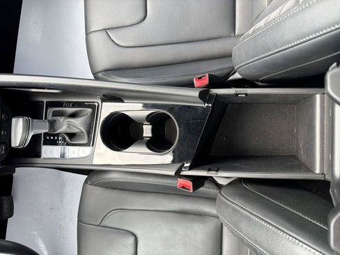 Certified 2023 Hyundai Elantra Limited image 34