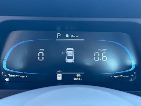 Certified 2025 Hyundai Elantra Sport image 26