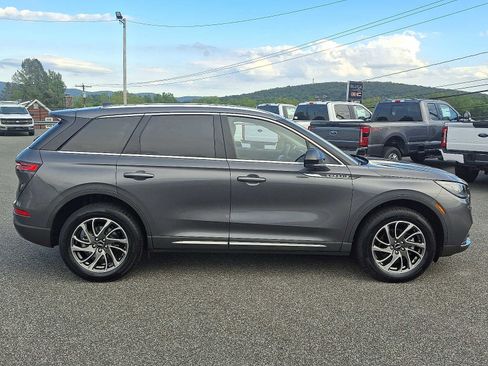 Used 2022 Lincoln Corsair Standard w/ Equipment Group 101A image 7