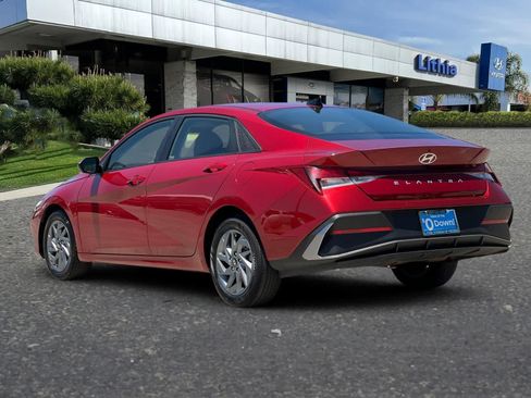 Used 2024 Hyundai Elantra SEL FWD image 7