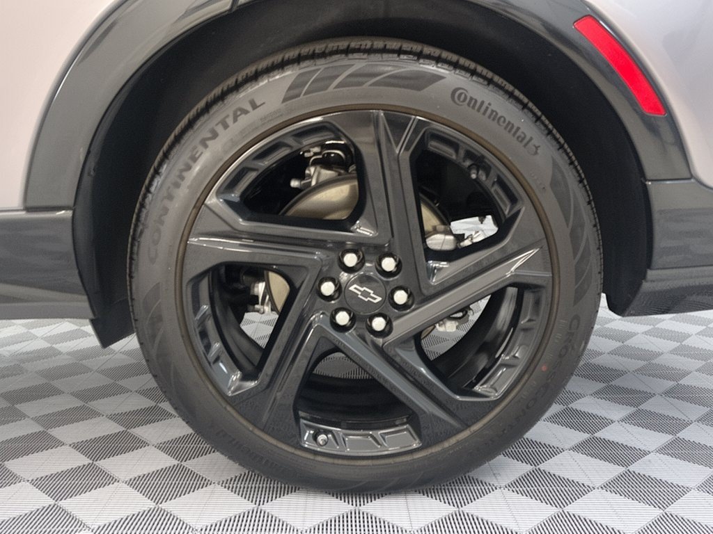Used 2024 Chevrolet Equinox EV RS w/ Active Safety Package 3 FWD image 13