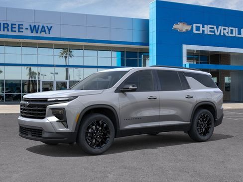 New 2026 Chevrolet Traverse LT FWD image 2