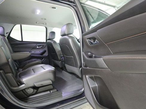 Used 2020 Chevrolet Traverse LT w/ LPO, Floor Liner Package FWD image 11