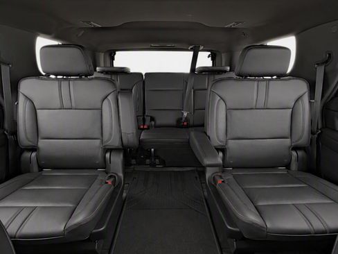 Used 2021 Chevrolet Tahoe RST w/ Luxury Package AWD/4WD image 13