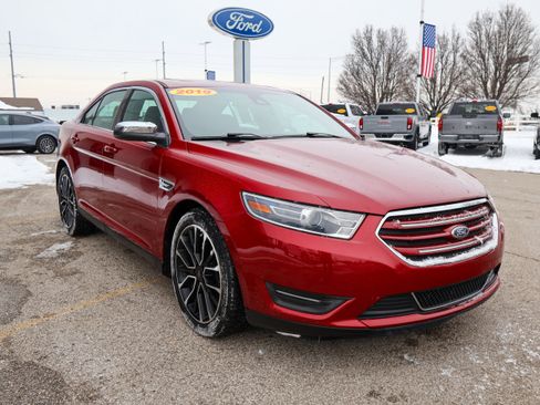 Used 2019 Ford Taurus Limited image 7