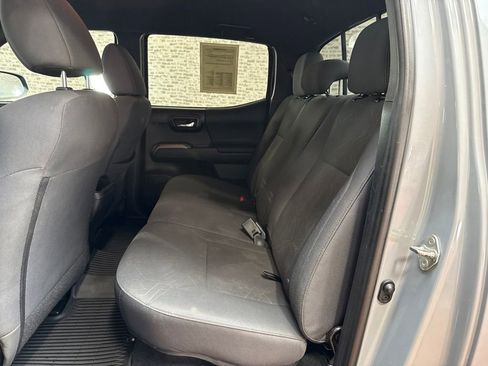Used 2019 Toyota Tacoma TRD Off-Road AWD/4WD image 13