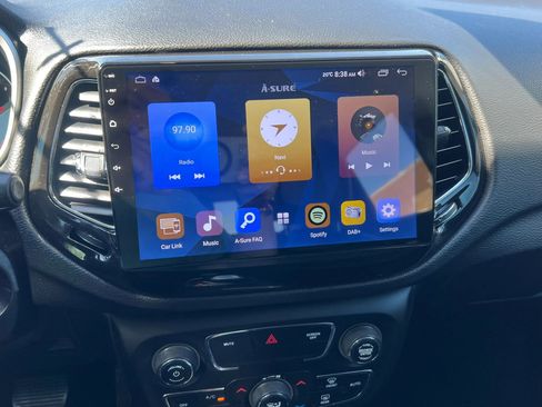 Used 2019 Jeep Compass Latitude FWD image 19