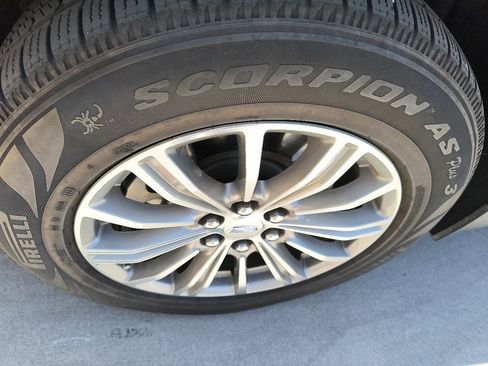 Used 2019 Cadillac XT5 Luxury FWD image 6