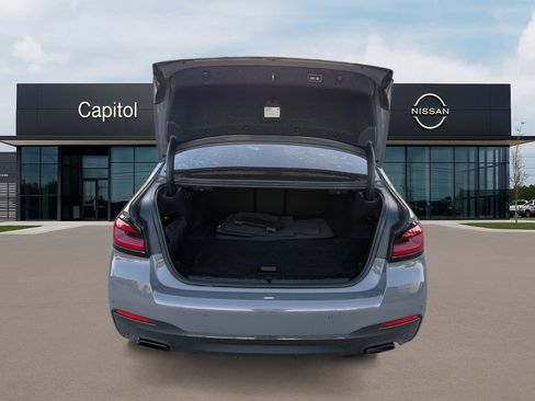 Used 2022 BMW 530e w/ M Sport Package image 10