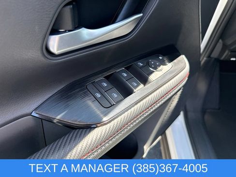 Used 2025 Nissan Kicks SR w/ SR Premium Package AWD/4WD image 15