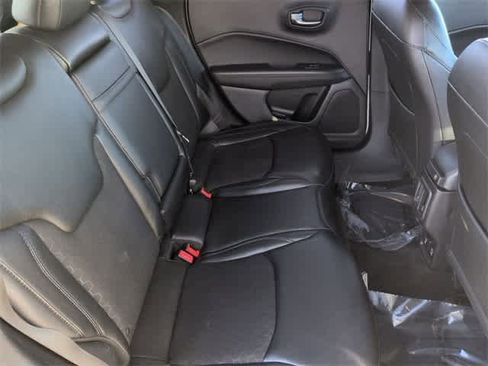 Used 2018 Jeep Compass Latitude w/ Popular Equipment Group image 20