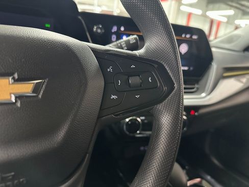 Used 2024 Chevrolet Trax LT image 17