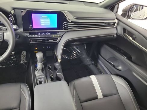 Used 2025 Toyota Camry SE w/ Convenience Package FWD image 17