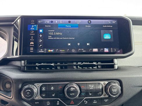 Used 2025 Jeep Wrangler Sport AWD/4WD image 25
