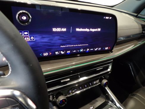 Used 2025 Chevrolet Traverse High Country w/ LPO, Floor Liner Package AWD/4WD image 12