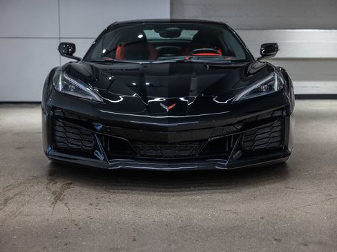Used 2026 Chevrolet Corvette E-Ray w/ Stealth Interior Trim Package AWD/4WD image 7